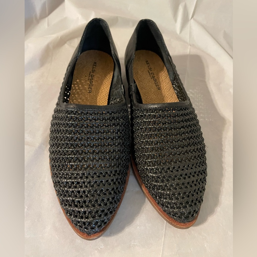 Kelsi Dagger Brooklyn
BLACK Women's Skyline
Waffle Mesh Flats